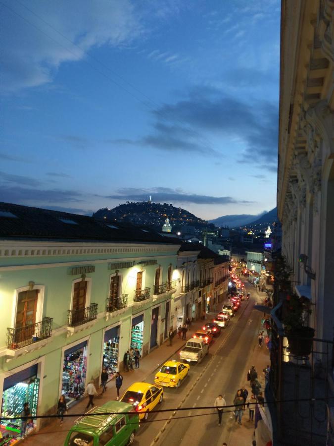 Hostal Latitud Ecuem Quito Eksteriør billede