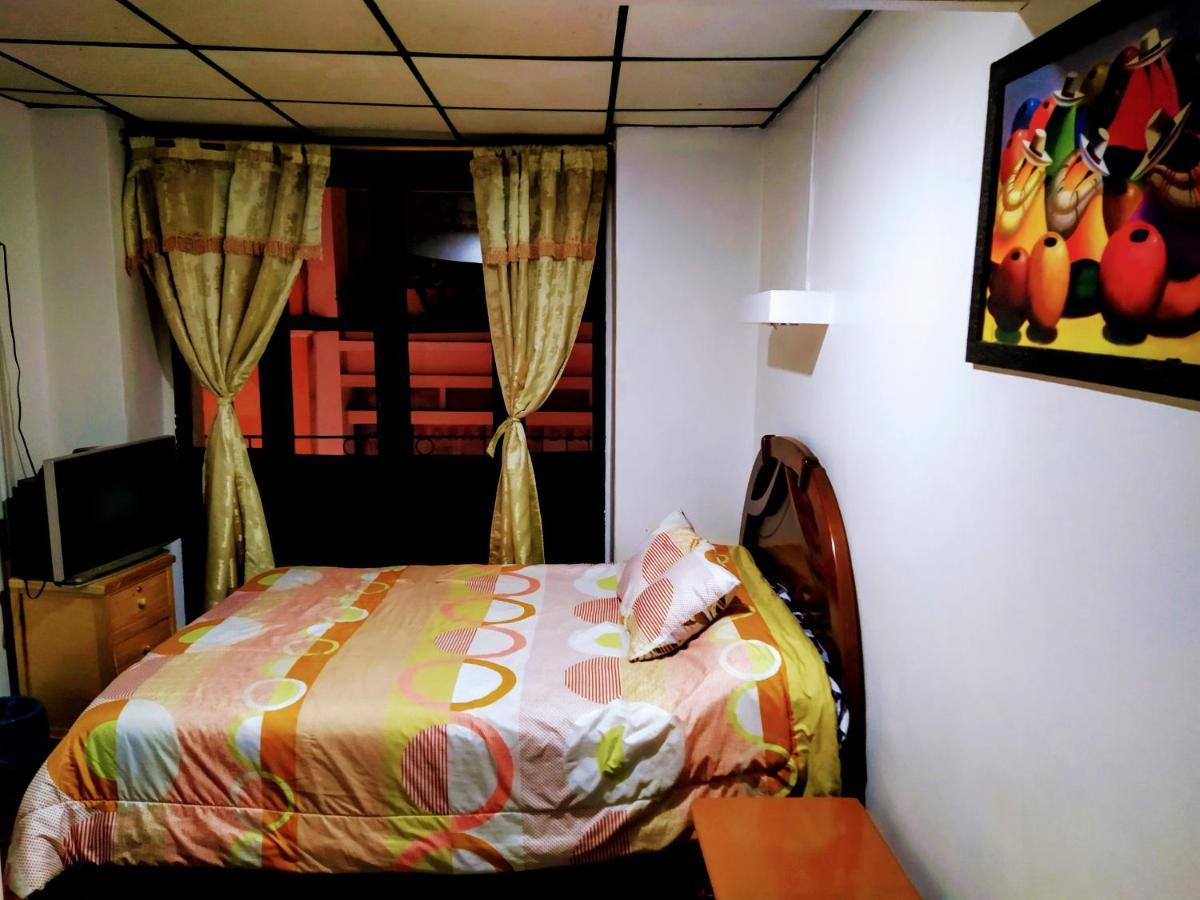 Hostal Latitud Ecuem Quito Eksteriør billede