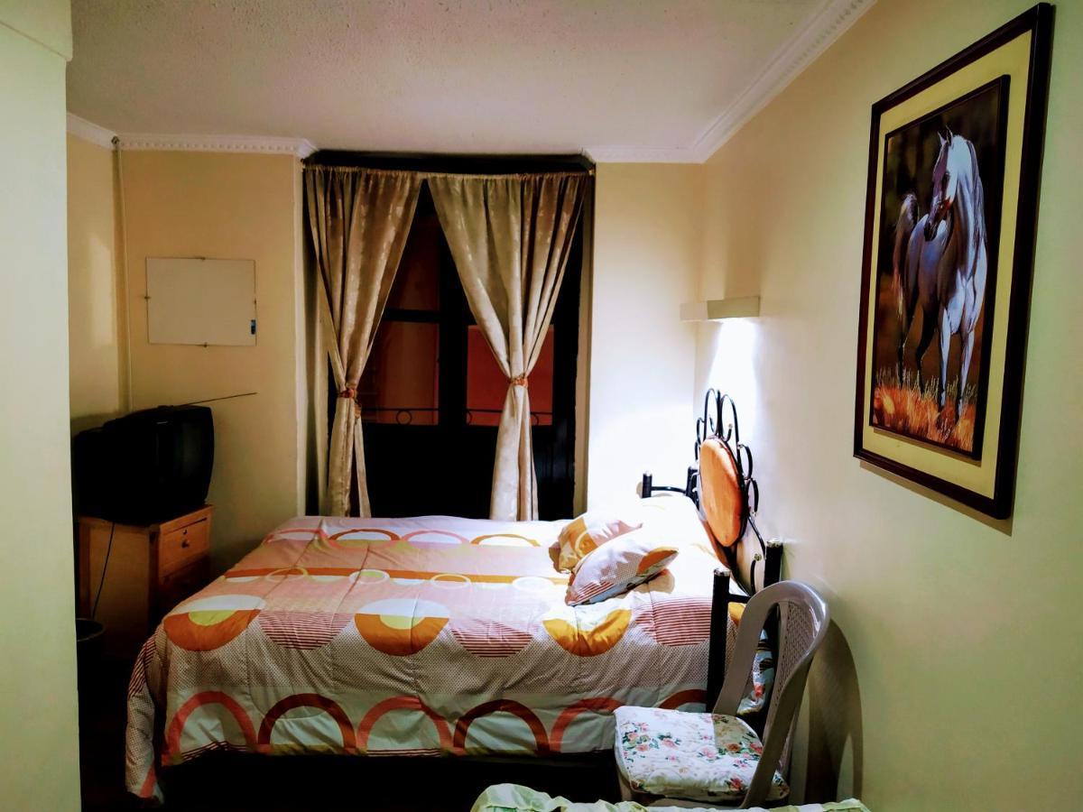 Hostal Latitud Ecuem Quito Eksteriør billede