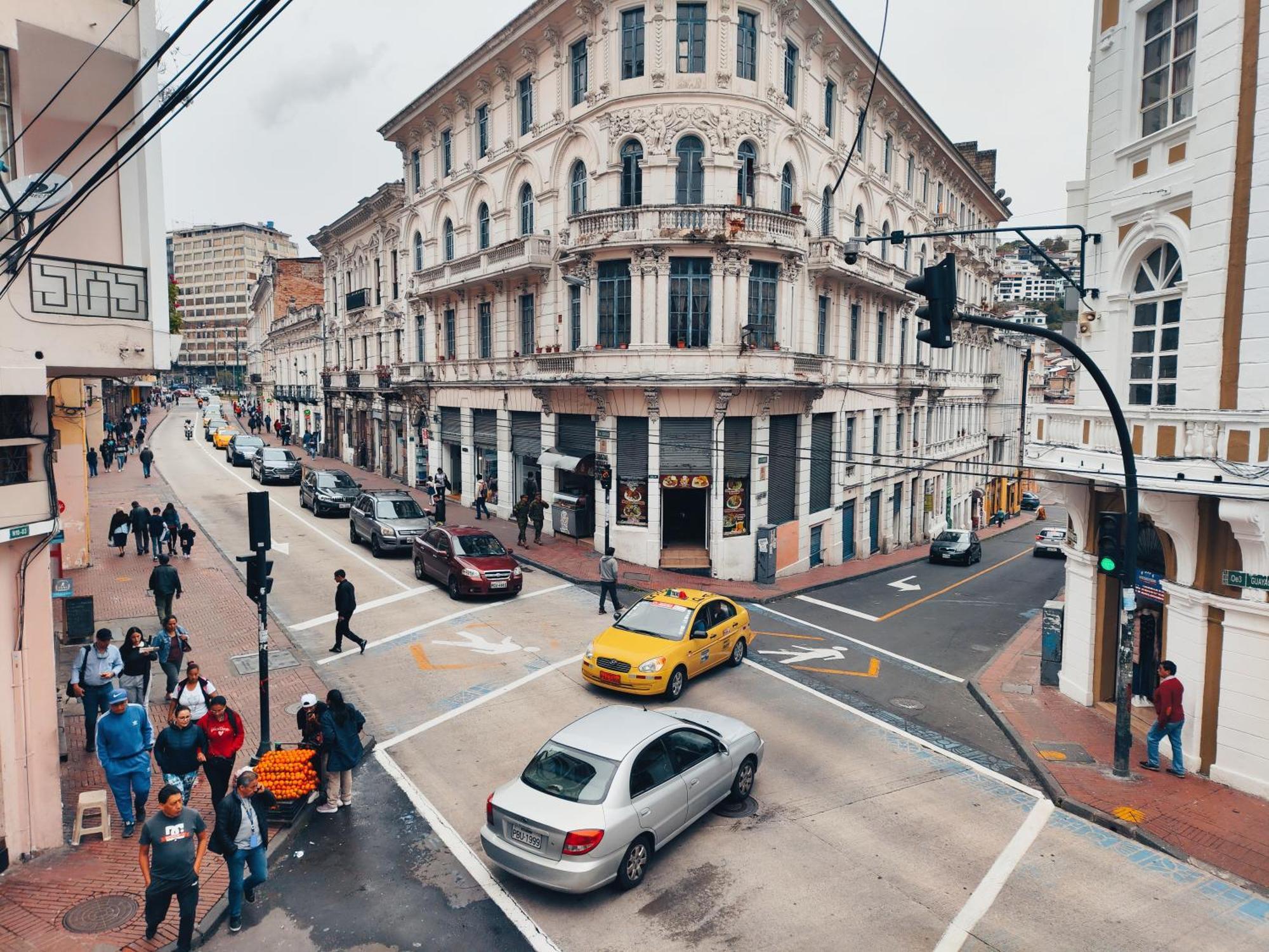 Hostal Latitud Ecuem Quito Eksteriør billede